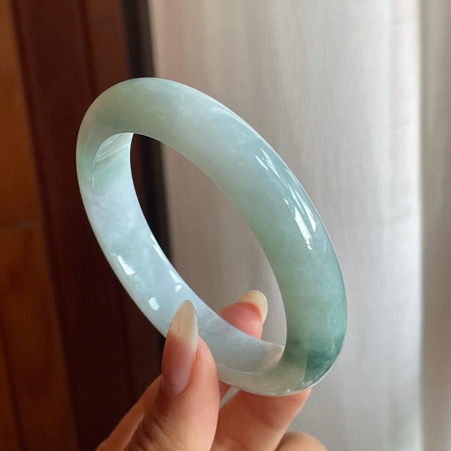 糯冰种飘蓝花翡翠平安镯（55.7mm）（yc220240）