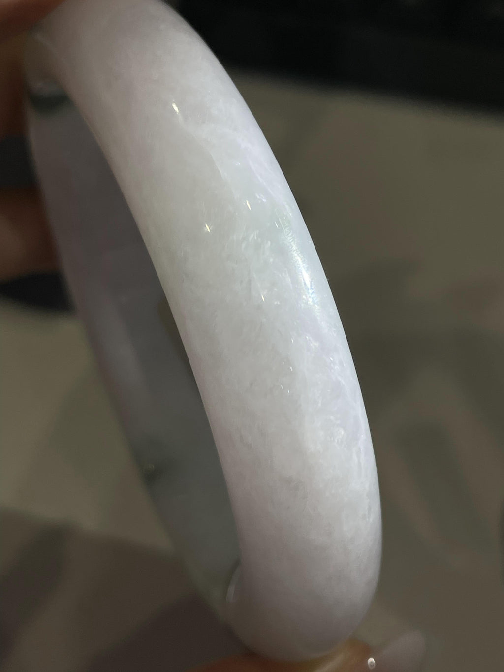 大圈口    细糯种飘花正圈平安镯      62.2圈     天然缅甸A货翡翠（yc409663）