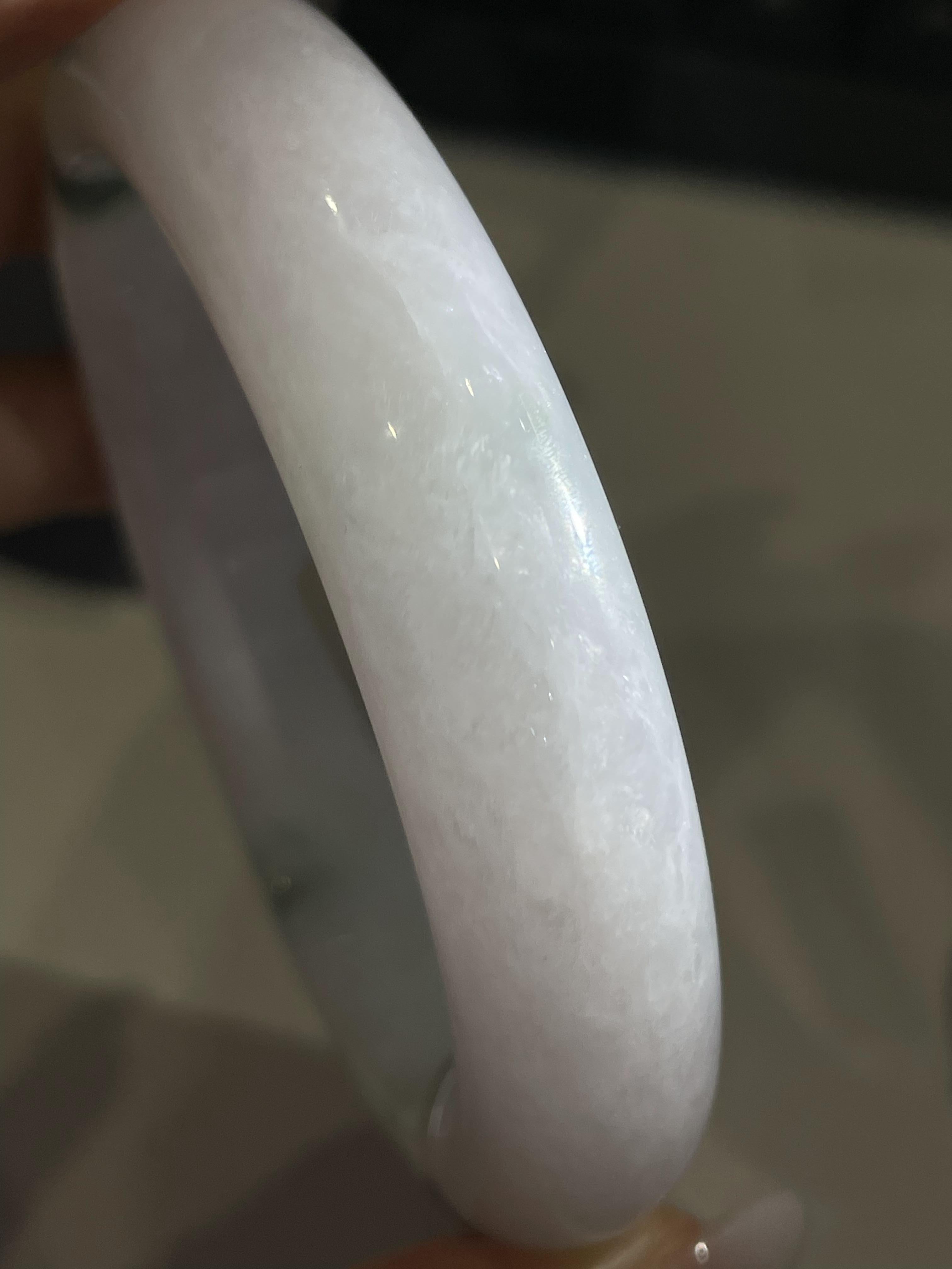 大圈口    细糯种飘花正圈平安镯      62.2圈     天然缅甸A货翡翠（yc409663）