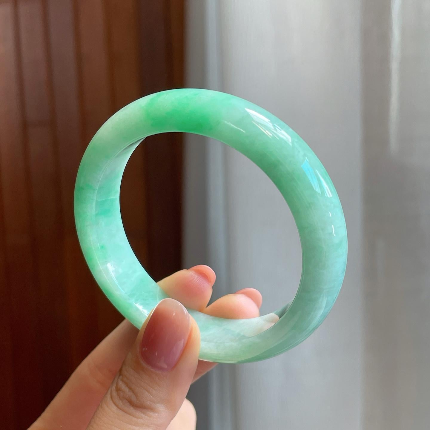 糯冰带色翡翠平安镯（54mm)（yc320876）