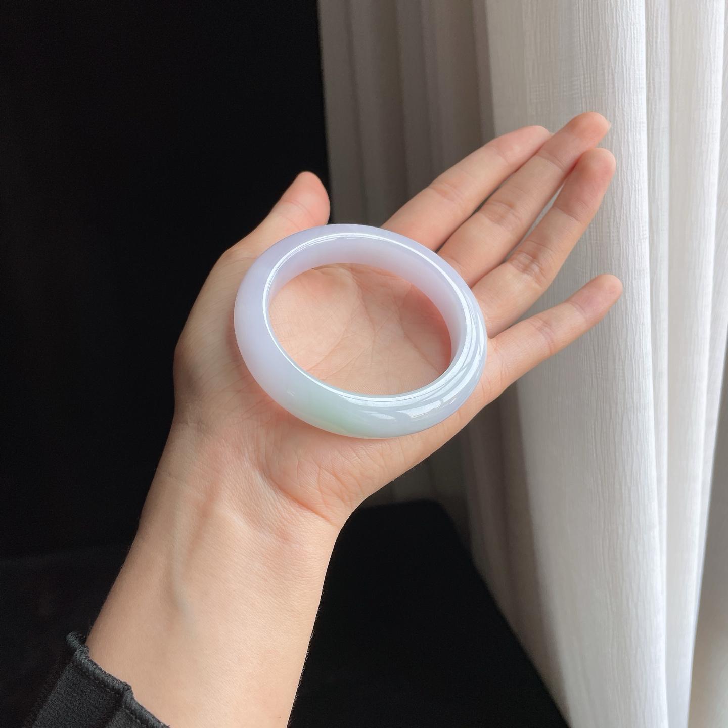 糯冰淡春底翡翠平安镯（55.6mm)（yc389475）