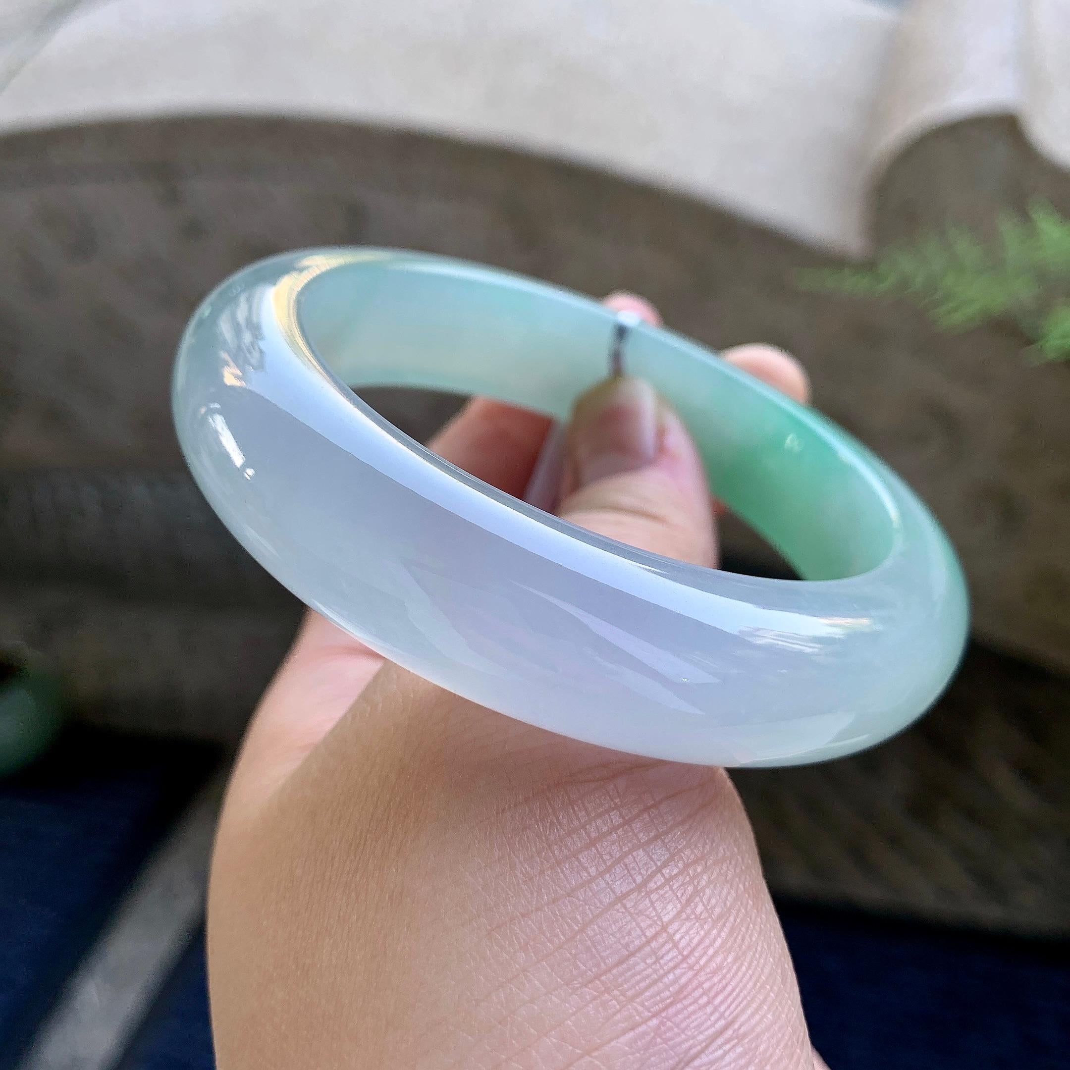 糯冰种飘绿宽版轮胎手镯（58.7mm）（yc243455）