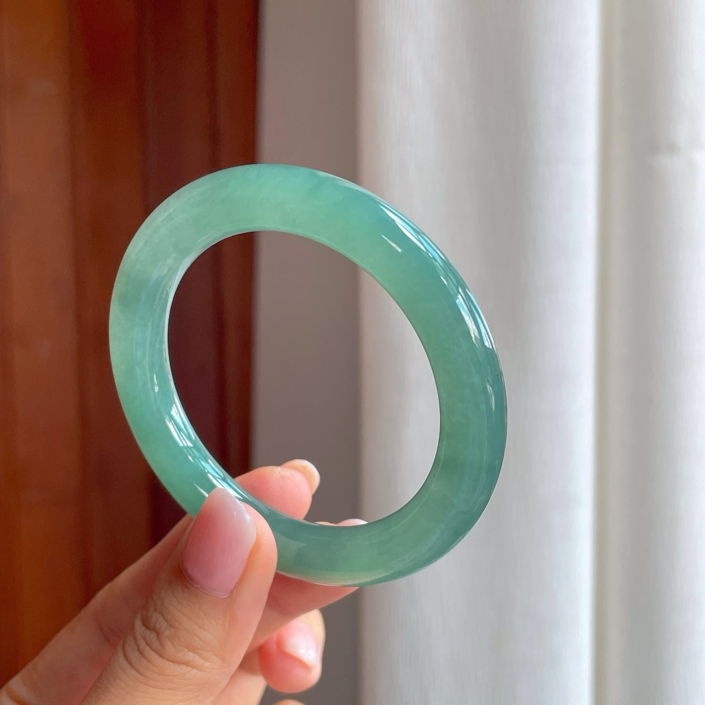 糯冰湖水绿翡翠圆条手镯（53mm)（yc380044）