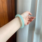 糯冰淡椿底翡翠圆条手镯（56.8mm）（yc282515）