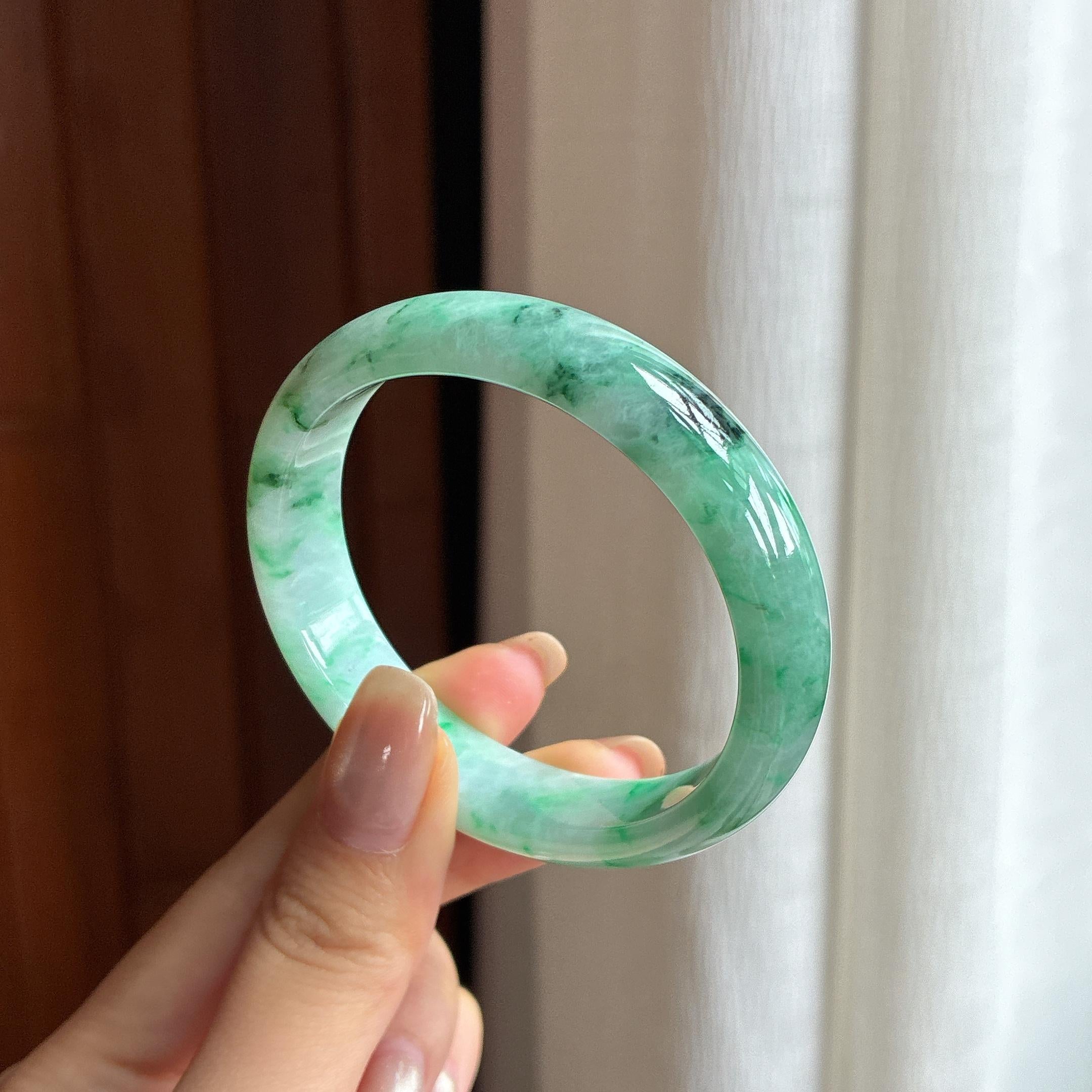 糯冰飘花翡翠贵妃镯 53圈（yc436782）