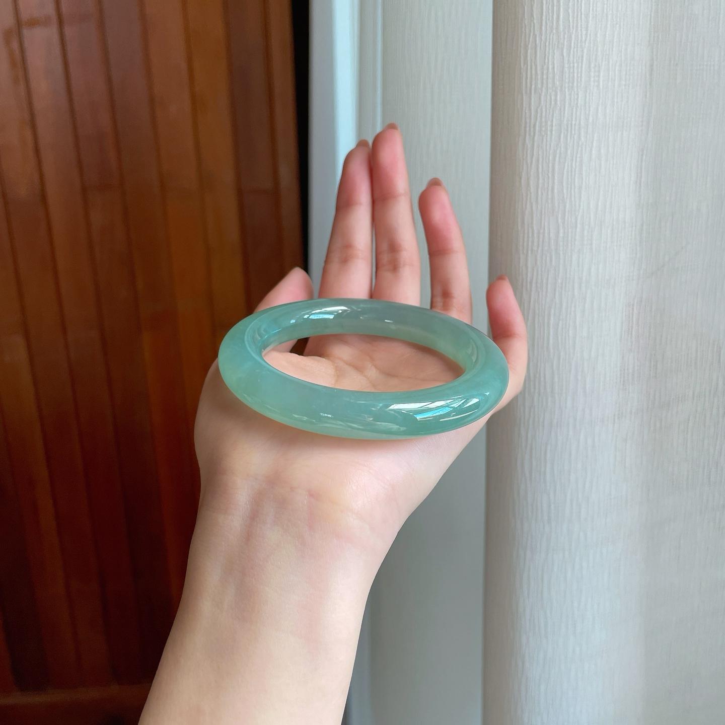 冰种晴底翡翠圆条手镯（55.6mm)（yc323867）