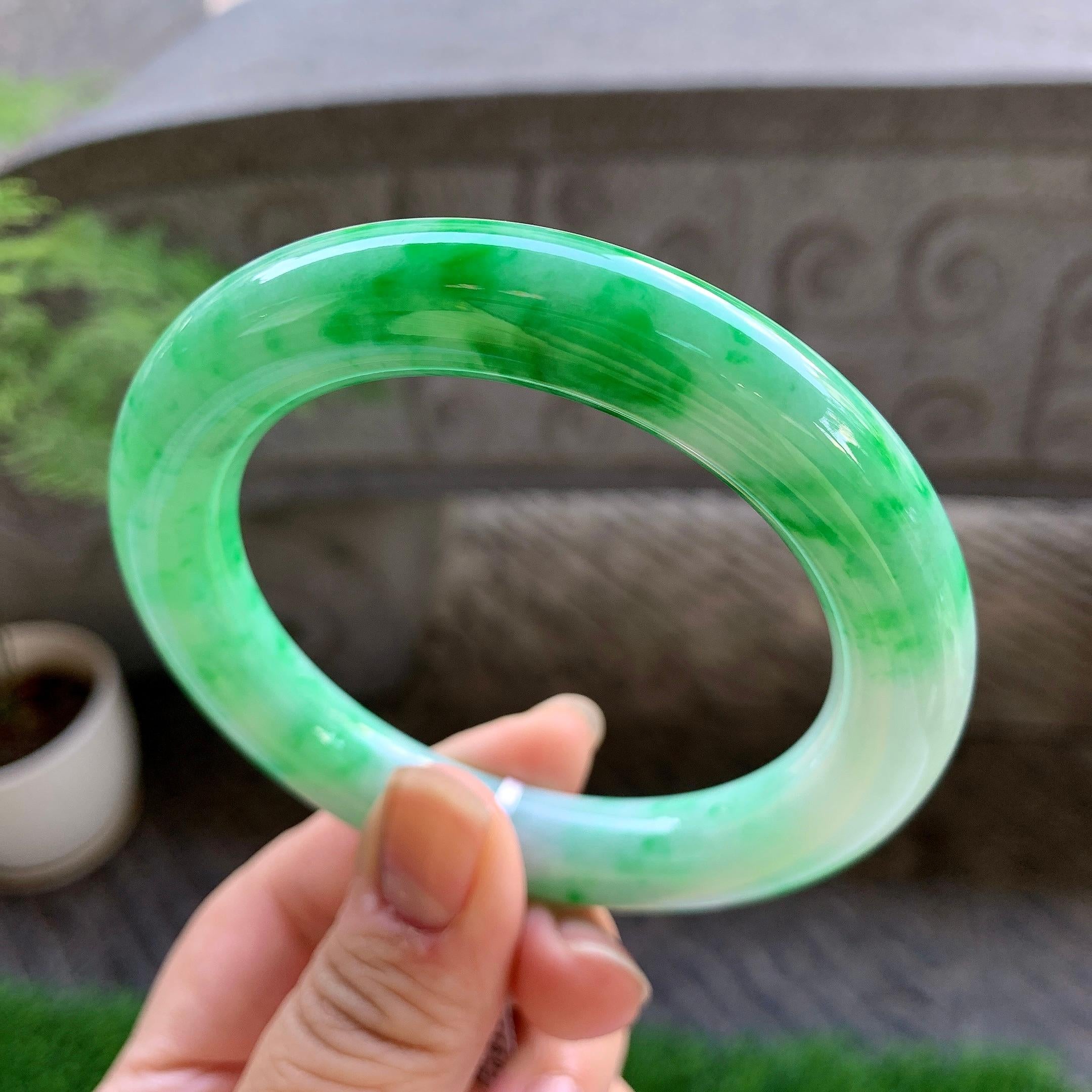 细糯种飘绿圆条手镯（58.3mm）（yc223252）