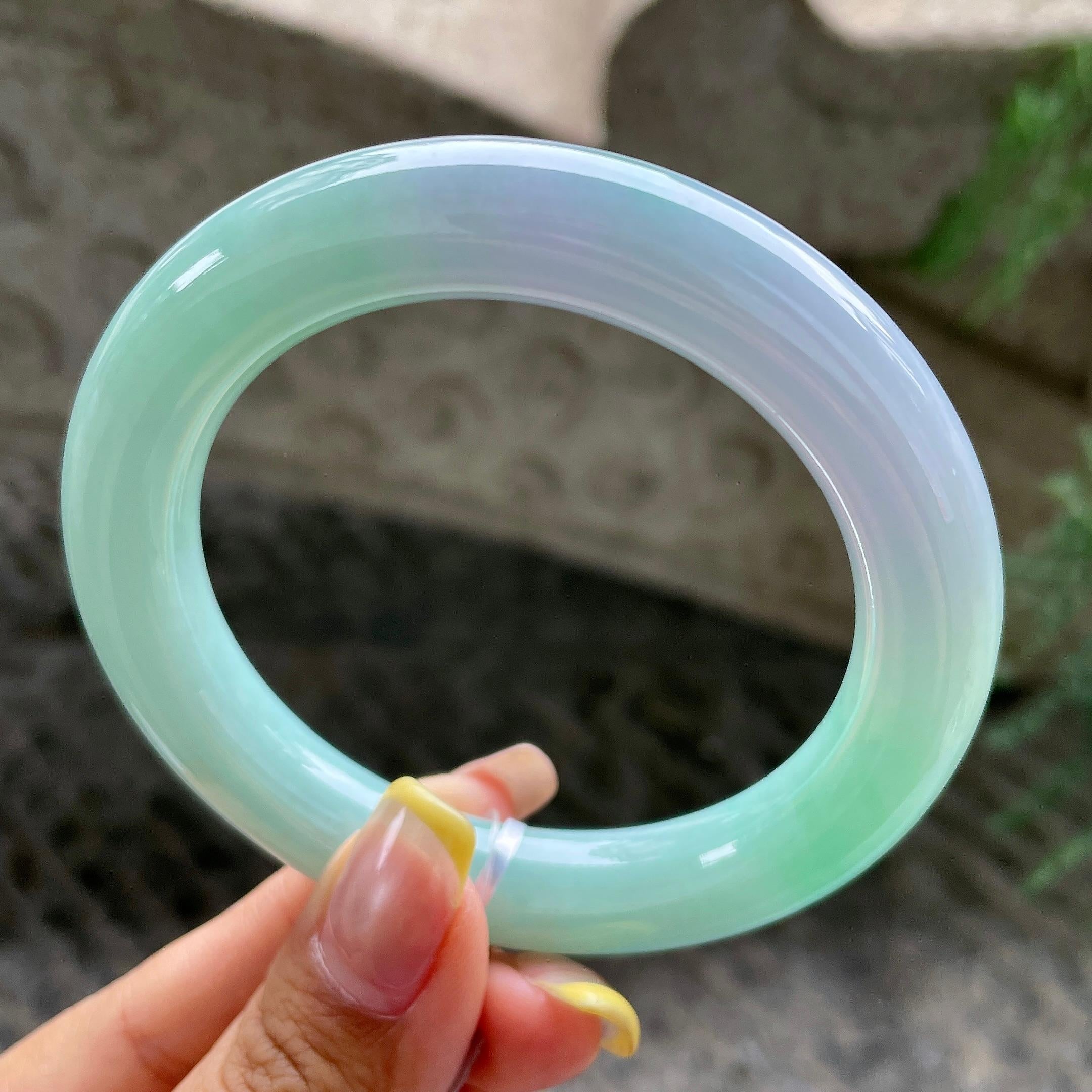 大圈口     细糯种春彩圆条手镯58.2圈      天然缅甸A货翡翠（yc392738）