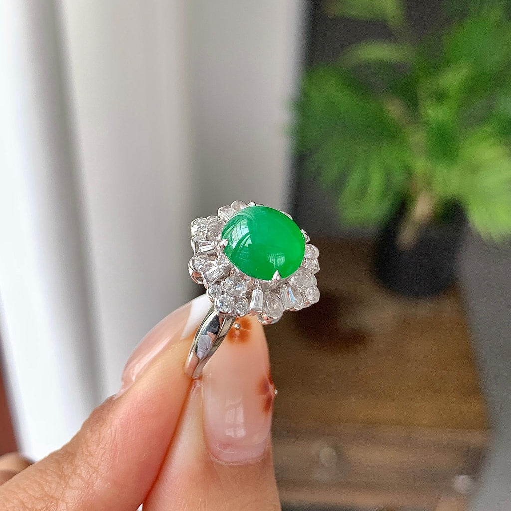 18k金钻镶糯冰种满绿蛋面戒指（yc255589）