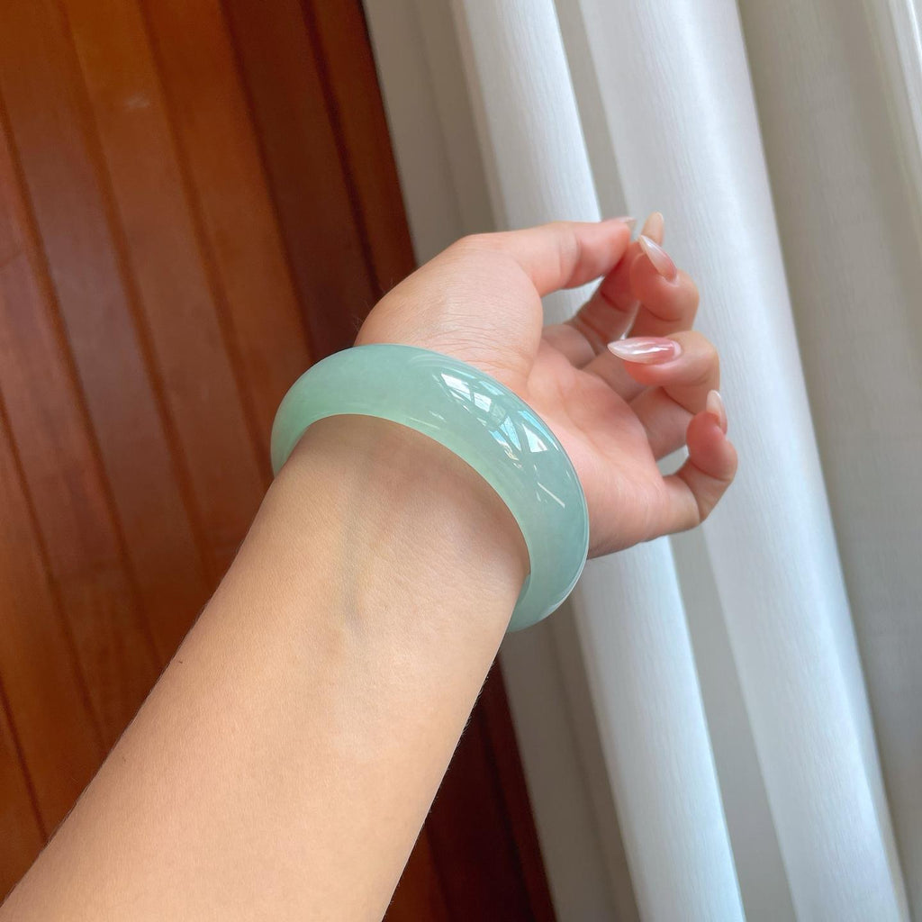糯冰蓝晴底宽版翡翠平安镯（58mm）（yc274559）