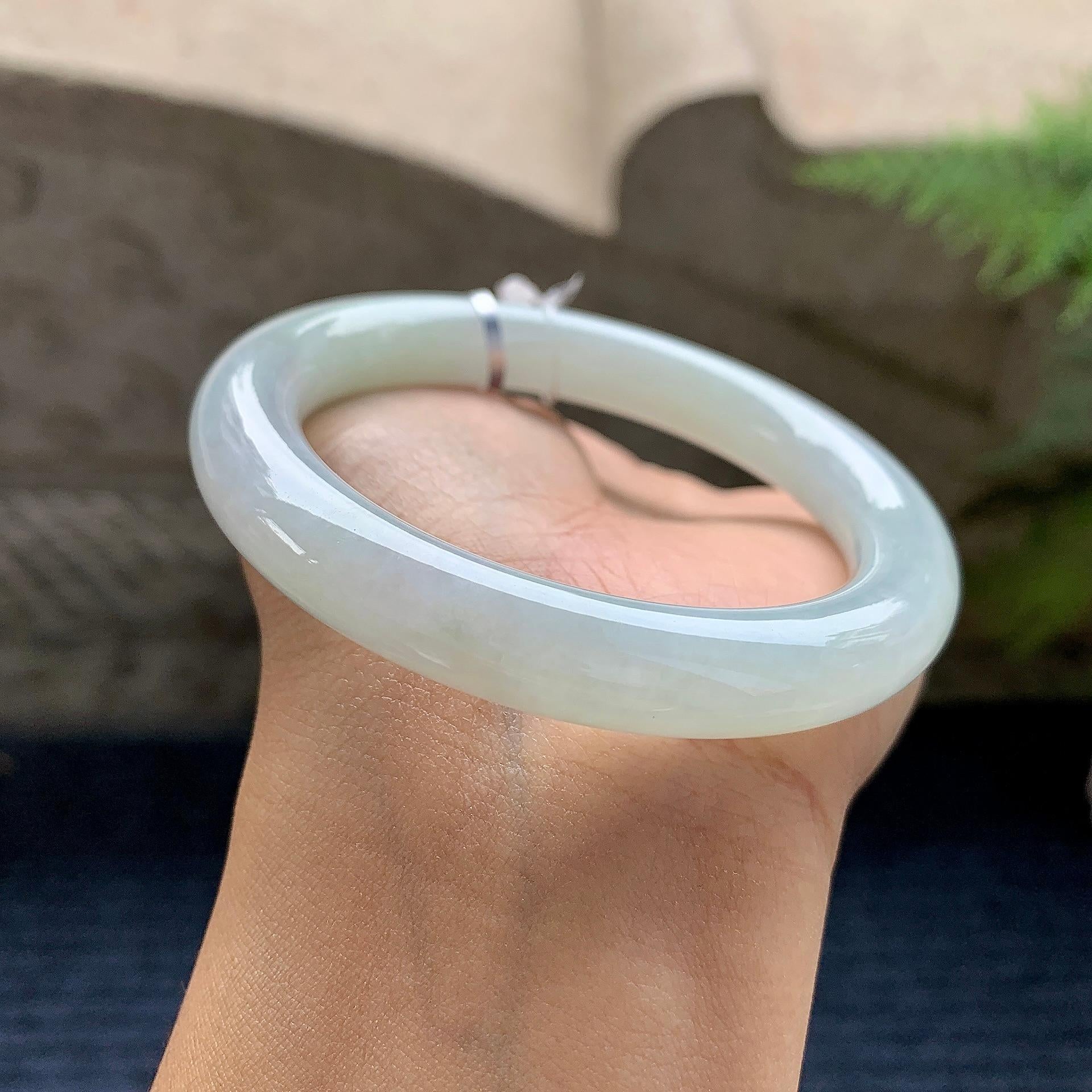 细糯种淡晴底圆条手镯（55.5mm）（yc281534）