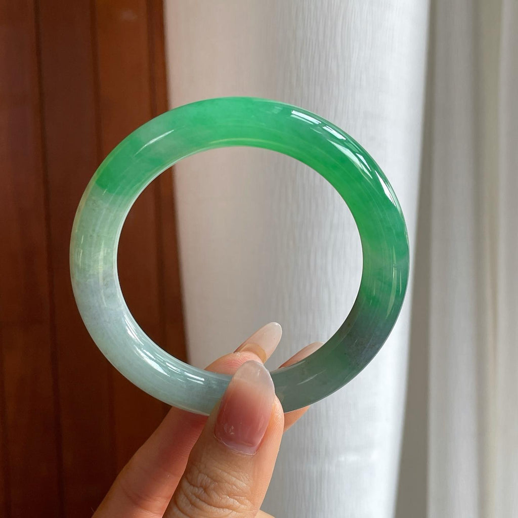 糯冰阳绿翡翠圆条手镯（56.6mm）（yc310537）