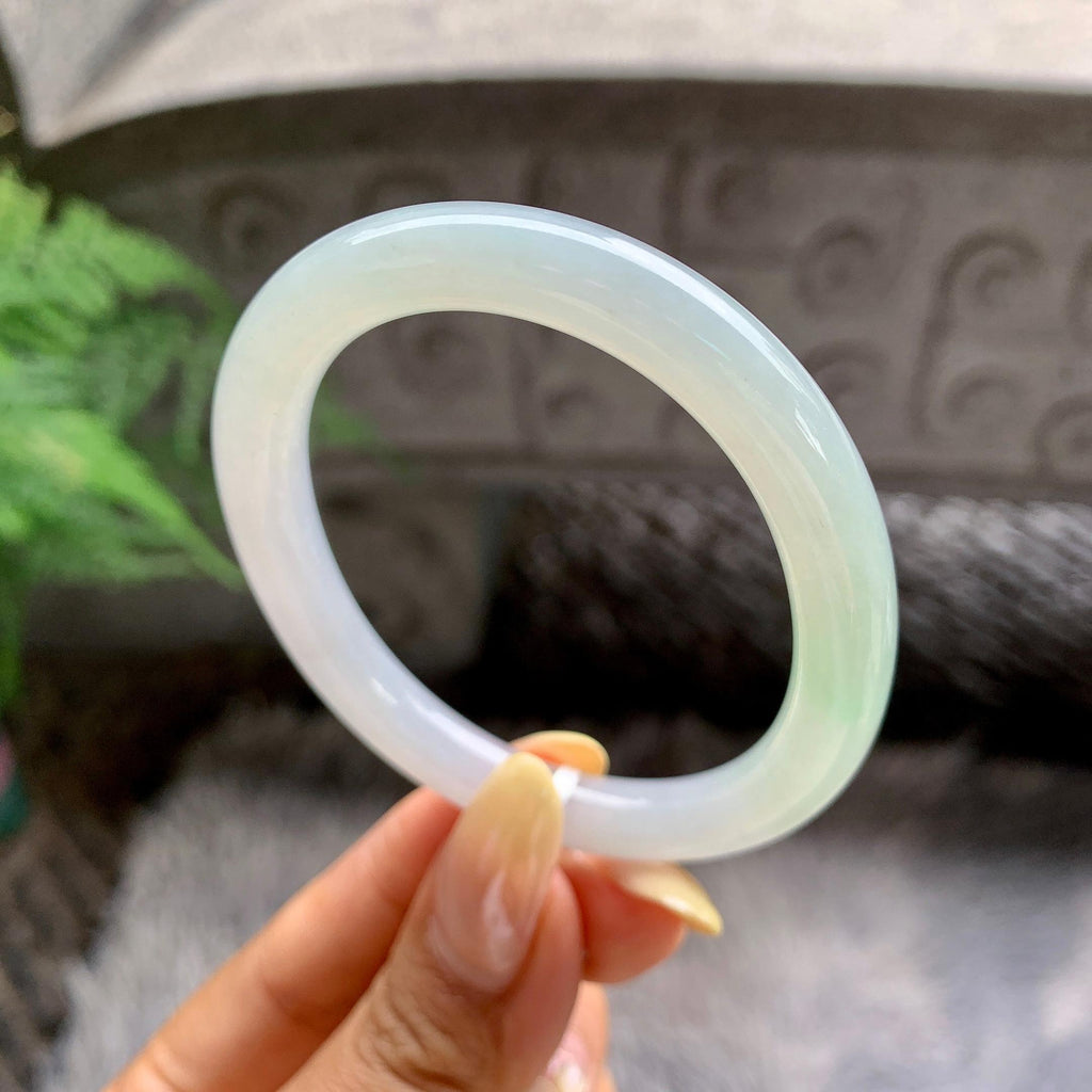 细糯种淡晴底贵妃手镯54.4圈 天然缅甸A货翡翠（yc481917）
