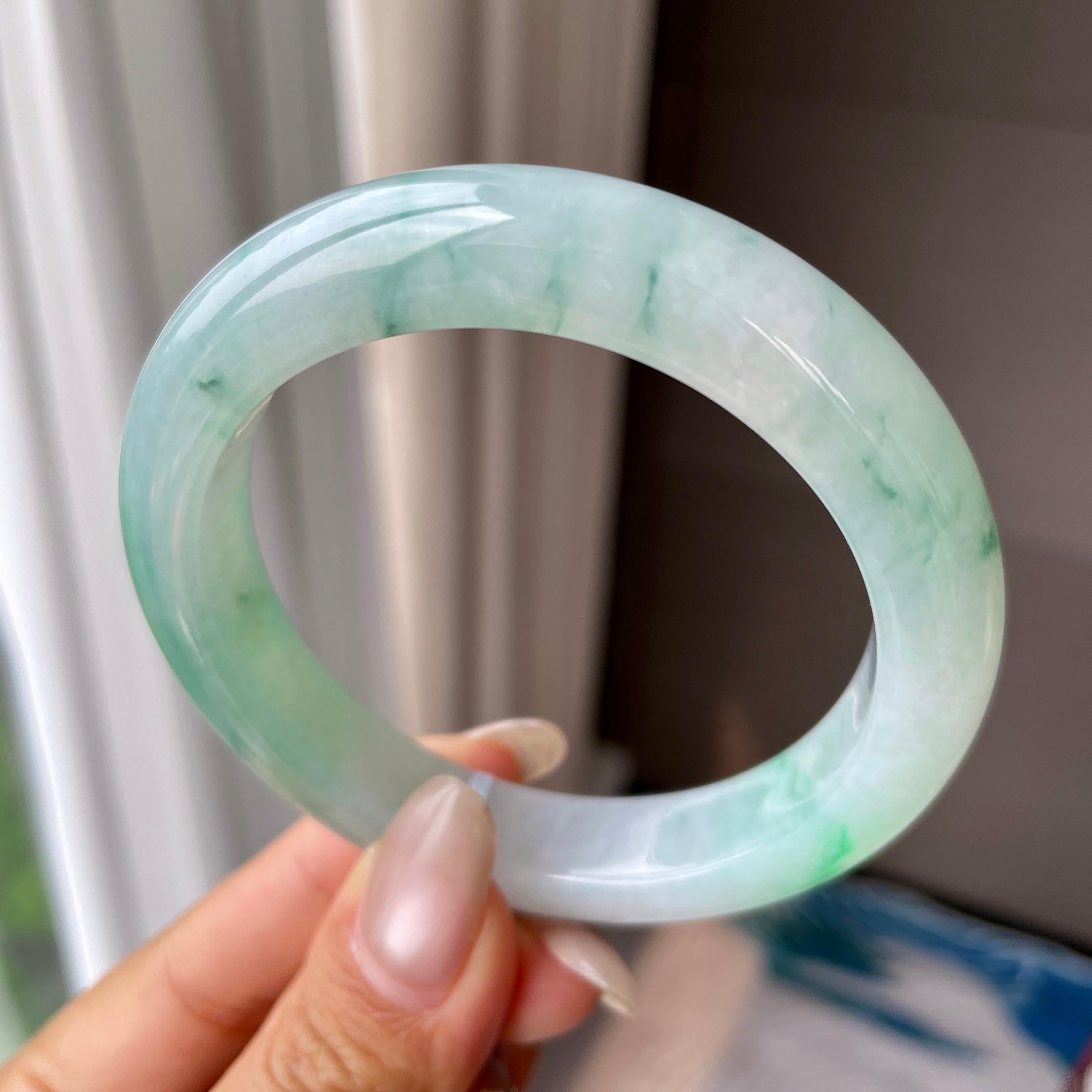 细糯种飘绿花正圈平安镯56.2圈    天然缅甸A货翡翠（yc357757）