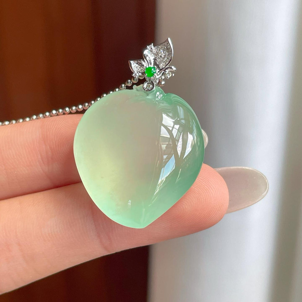 18k金扣冰种晴绿底翡翠桃子（yc261409）