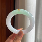 糯冰春底特色翡翠圆条手镯(56.5mm)（yc415358）
