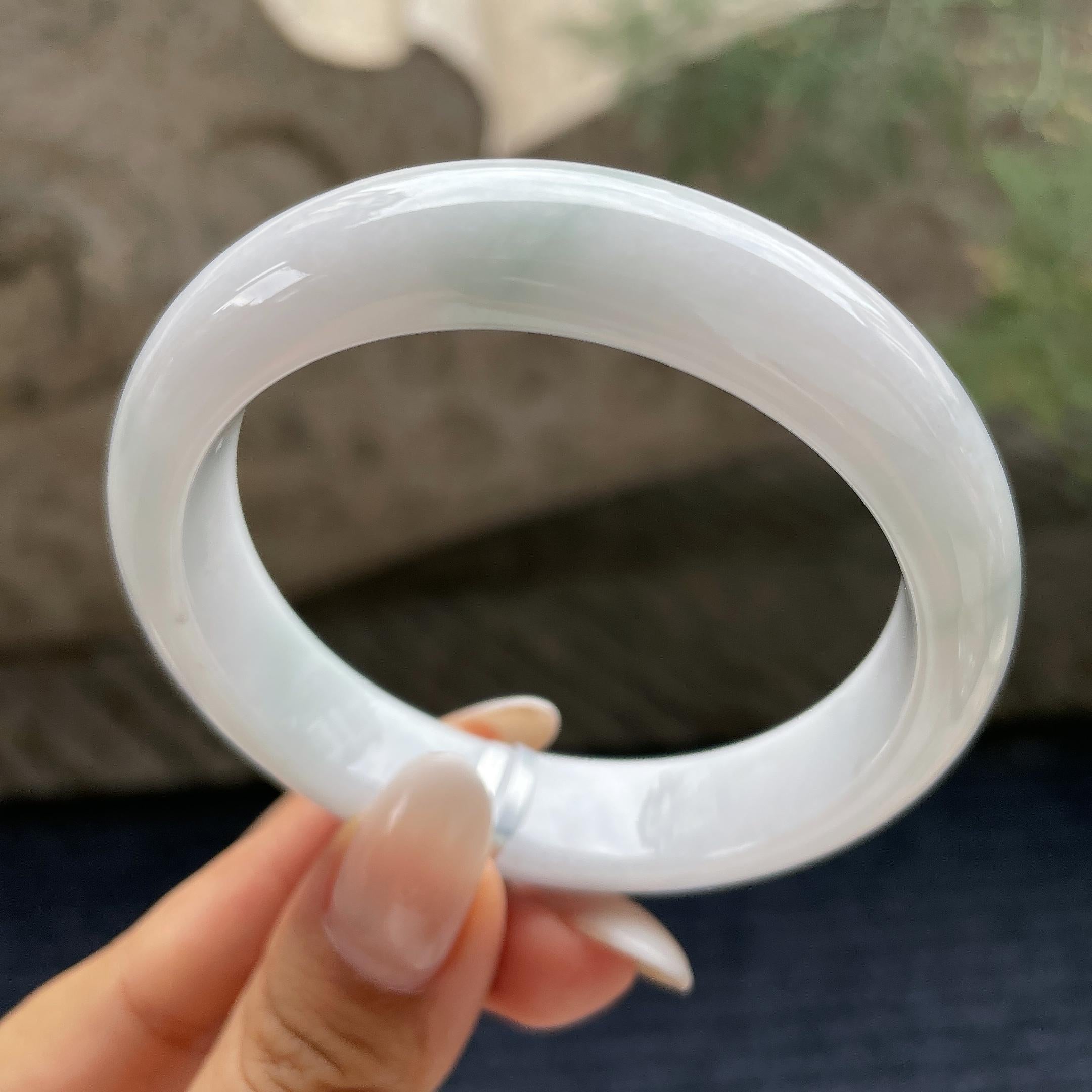 细糯种带底色正圈平安镯56.1圈      天然缅甸A货翡翠（yc421250）