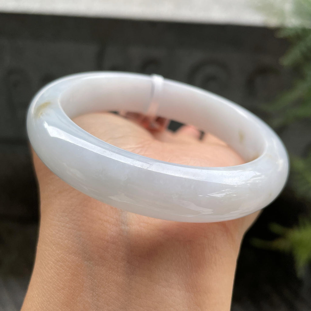 大圈口     细糯种飘黄翡正圈平安镯58.7圈       天然缅甸A货翡翠（yc387378）