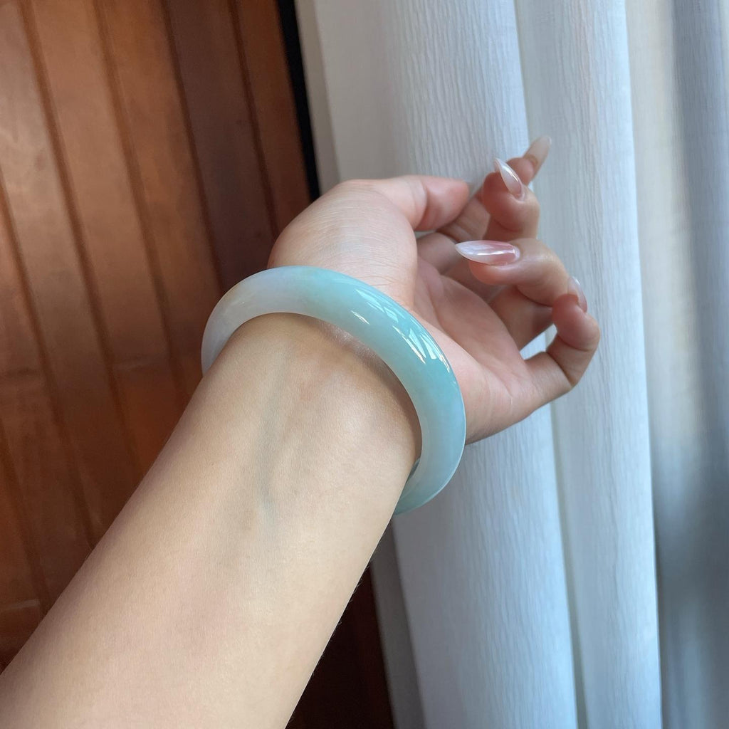 细糯种淡晴底翡翠平安镯（57.8mm）（yc266500）