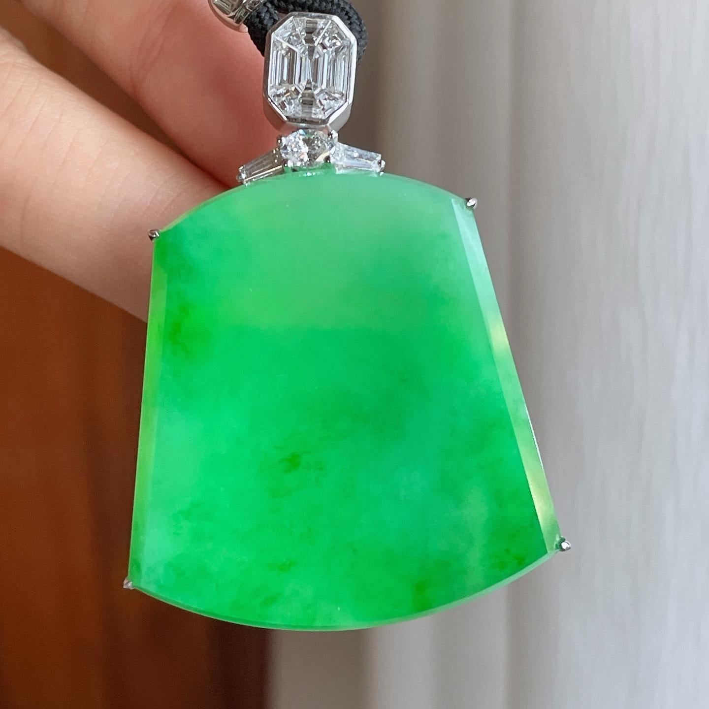 18k金镶糯冰种满绿翡翠无事牌（yc266493）