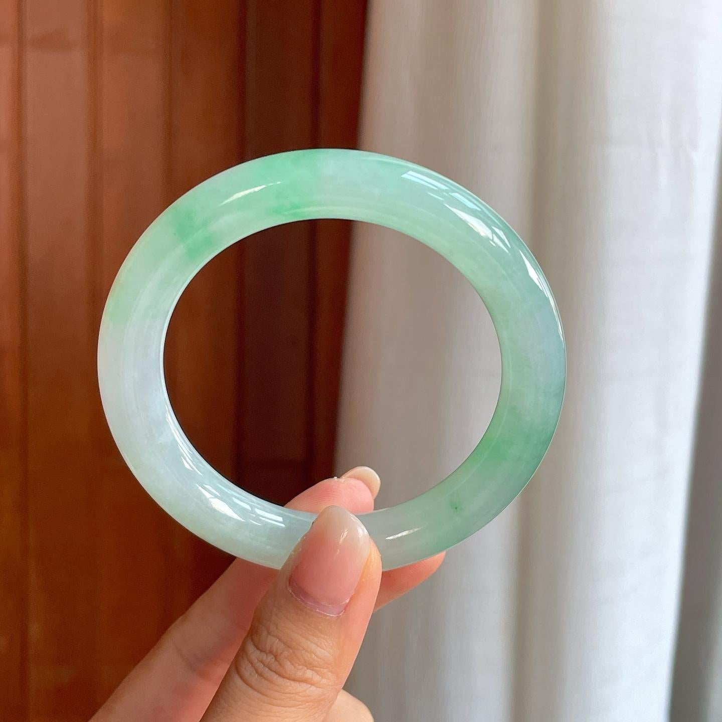 糯冰飘绿花翡翠圆条手镯（58.8mm）（yc408391）