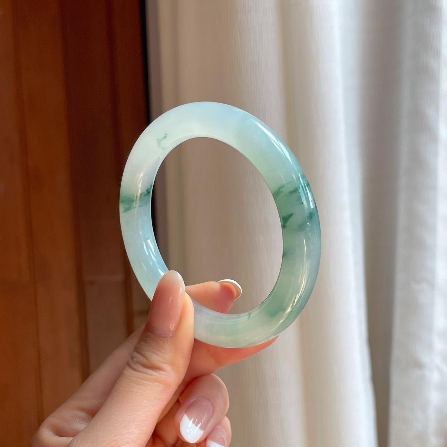 冰种飘花翡翠圆条手镯（54.7mm)（yc381351）