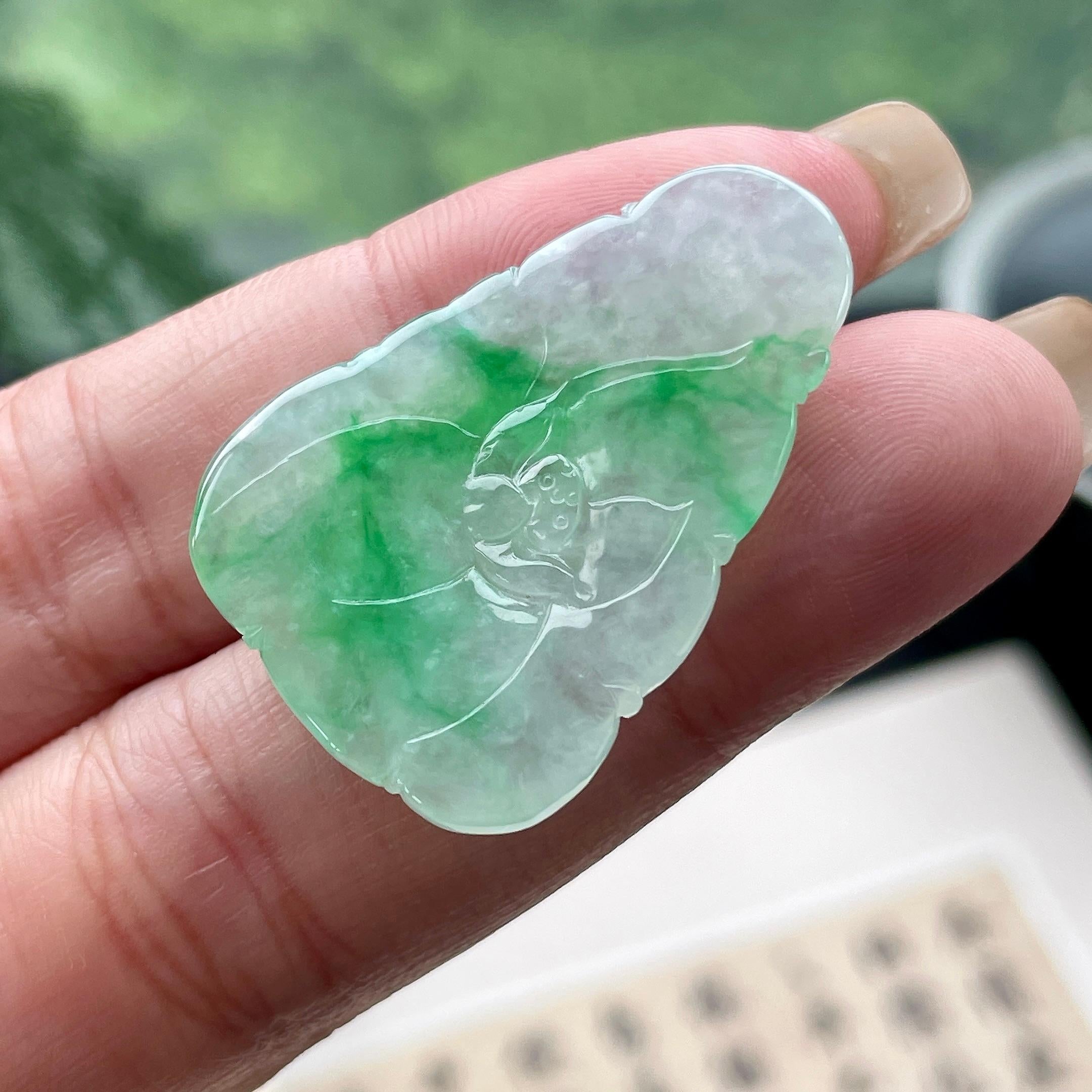 糯冰种飘绿花莲花牌挂件 天然缅甸A货翡翠（yc477755）