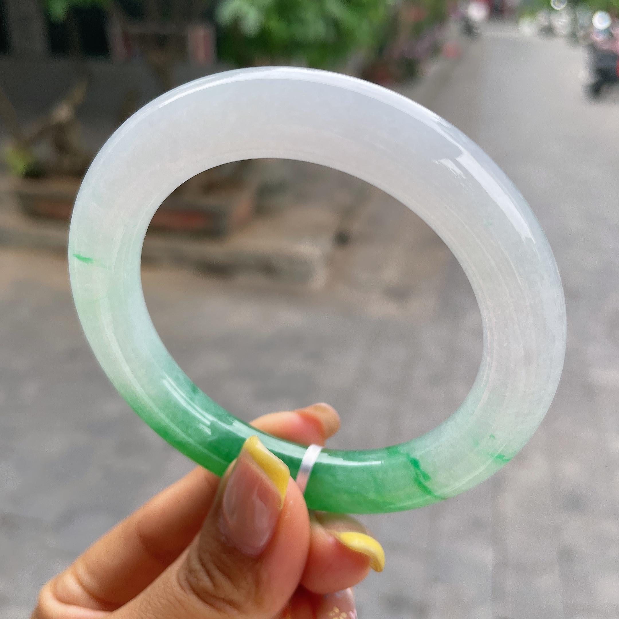 糯冰种飘阳绿圆条手镯56.6圈     天然缅甸A货翡翠（yc378726）