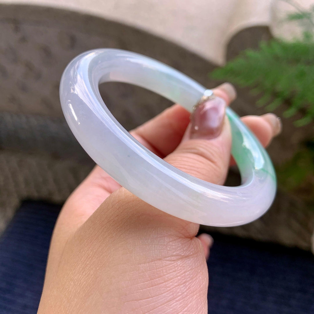 糯冰种飘绿圆条手镯（53.8mm）（yc290110）