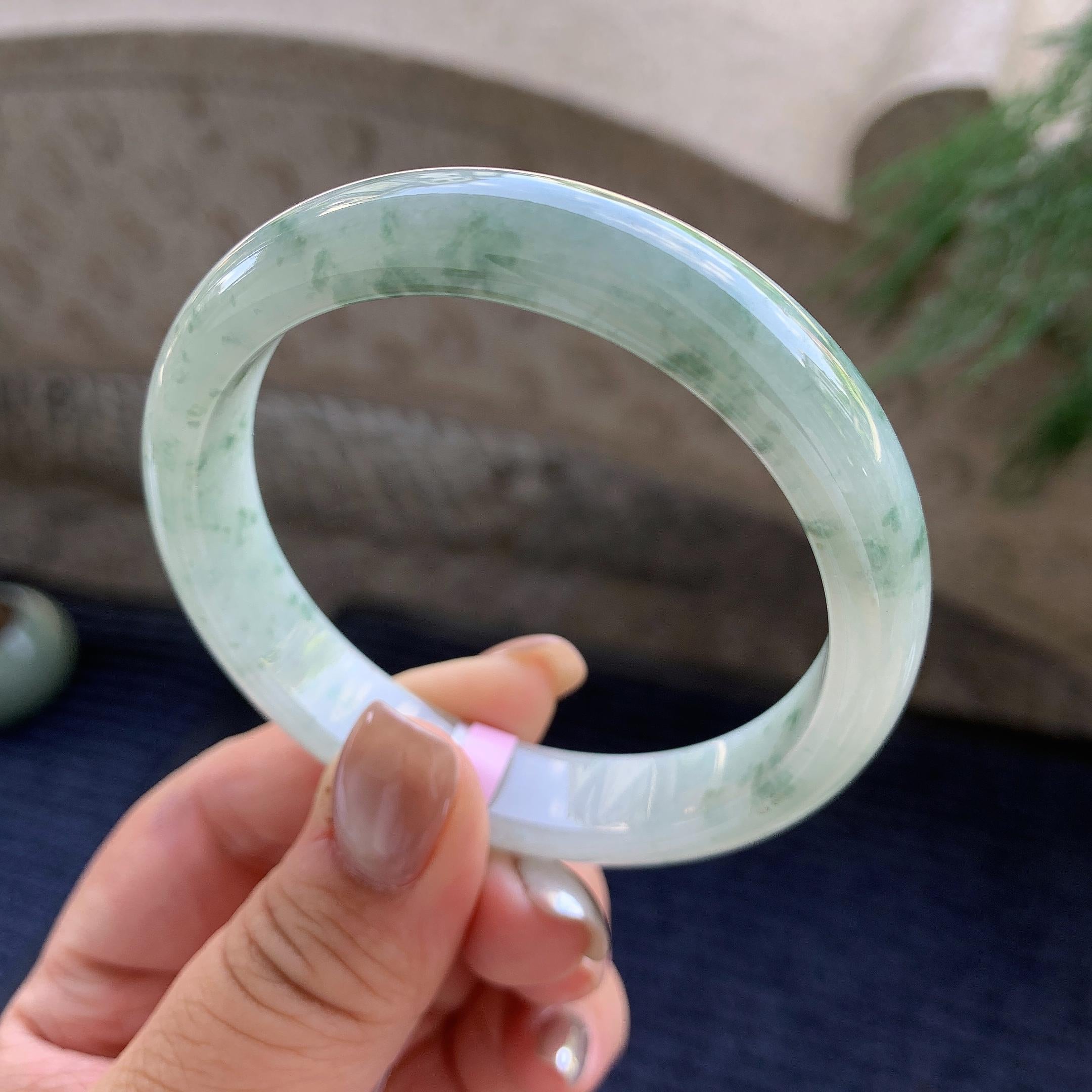 细糯种飘绿花正圈平安镯  57.7圈口  天然缅甸A货翡翠（yc425984）