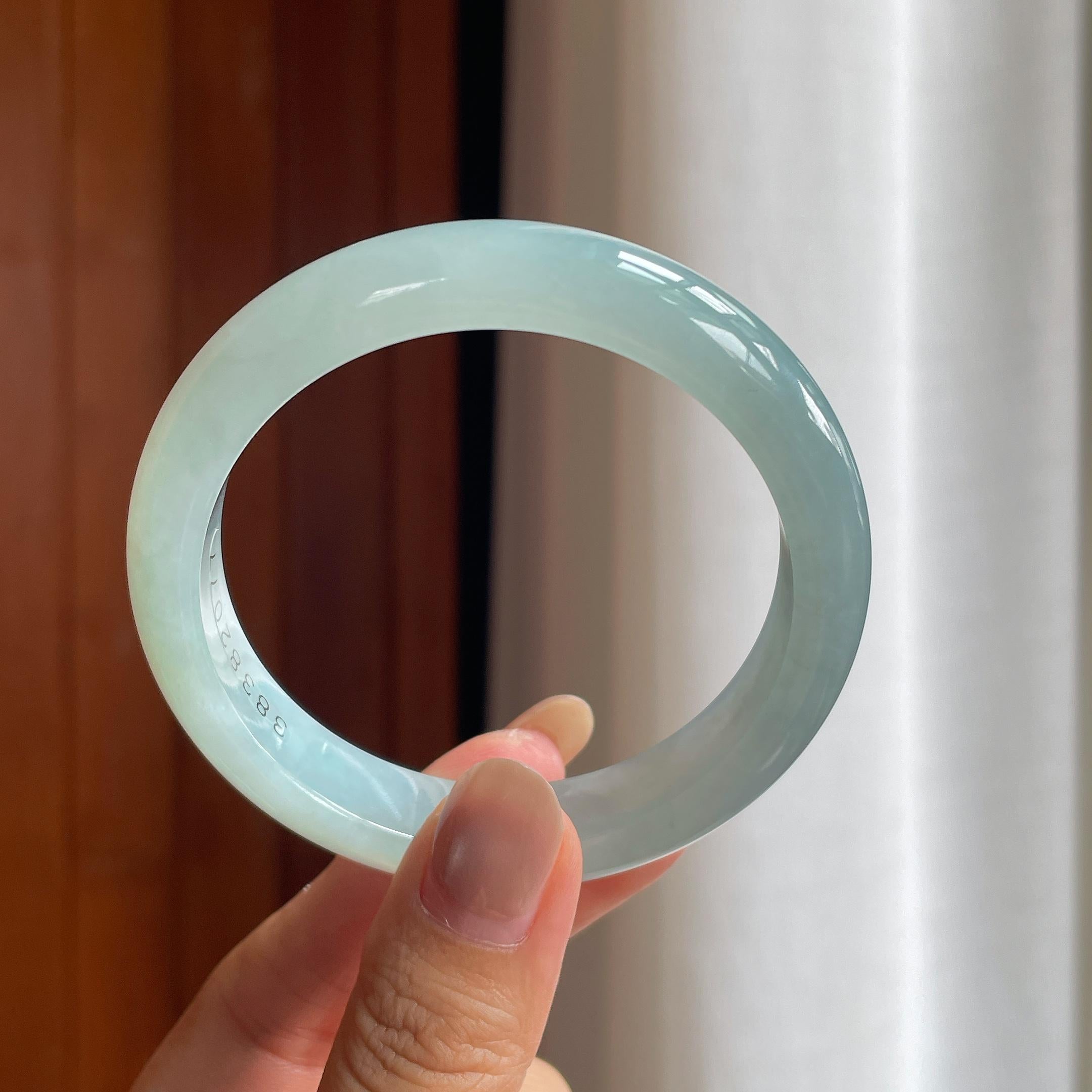 糯冰种淡底色翡翠平安镯(56.7mm)（yc423124）