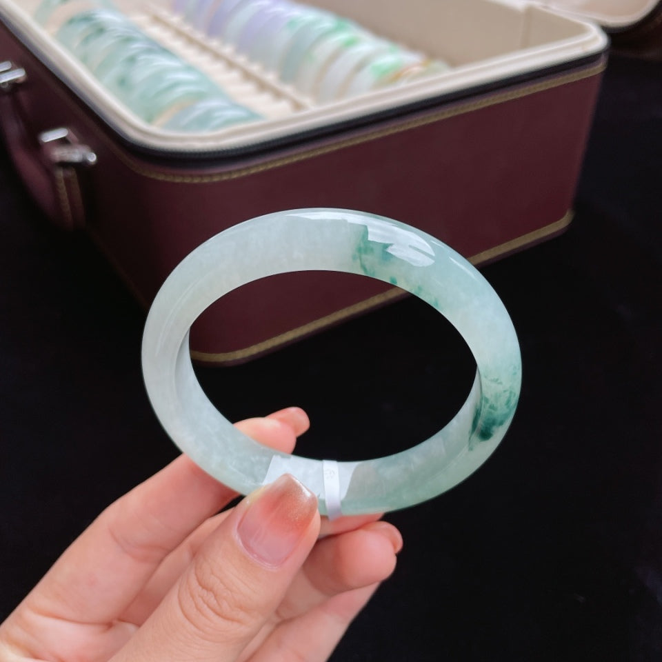 糯冰飘花正圈翡翠手镯（56mm）（yc017399）