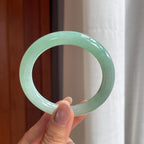 糯冰晴绿底翡翠圆条手镯（55mm）（yc404829）