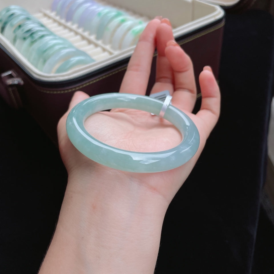 糯冰湖水蓝圆条翡翠手镯（56mm）（yc017381）