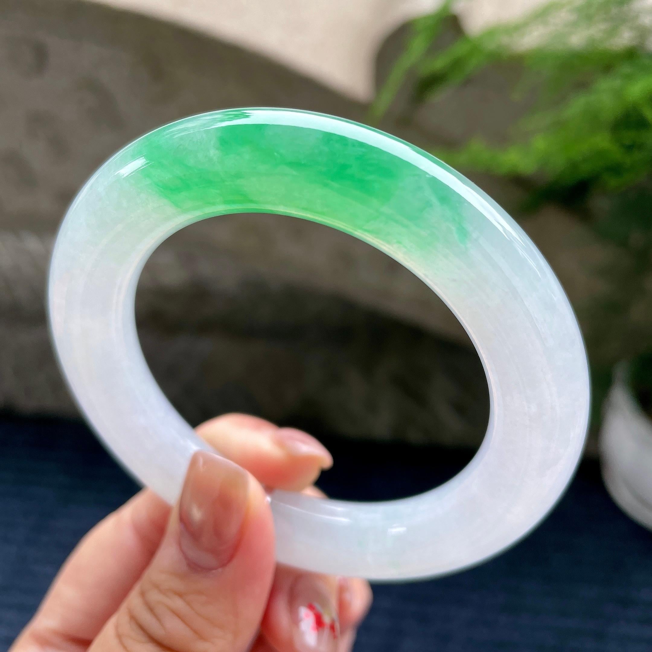 糯冰种飘阳绿圆条手镯55.5圈口 天然缅甸A货翡翠（yc350658）