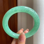 糯冰果绿翡翠圆条手镯（56mm)（yc342965）
