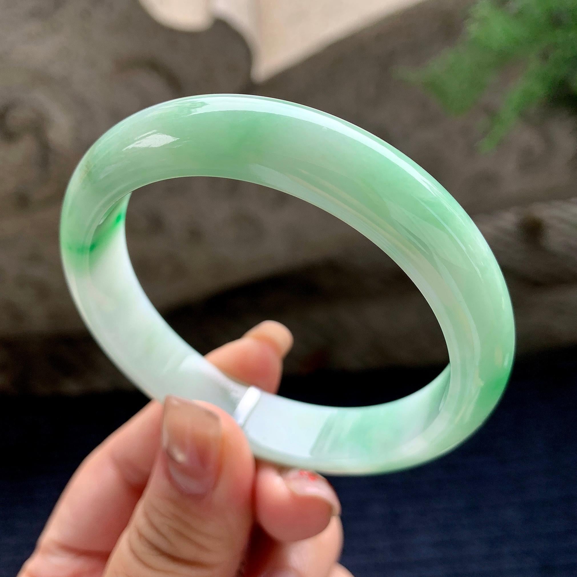 细糯种飘阳绿正圈平安镯 57.4圈口 天然缅甸A货翡翠（yc358885）