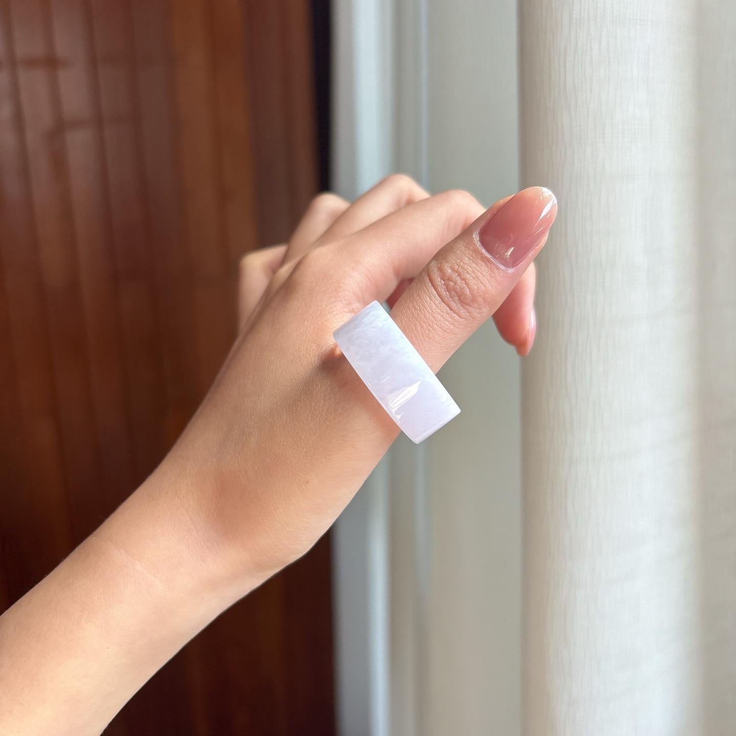 糯冰春带彩翡翠扳指（yc323223）