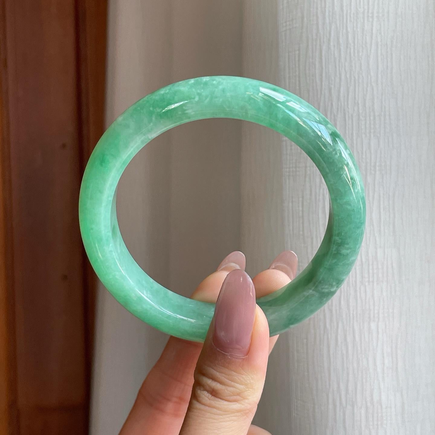 糯冰果绿翡翠平安镯（57.6mm）（yc295015）