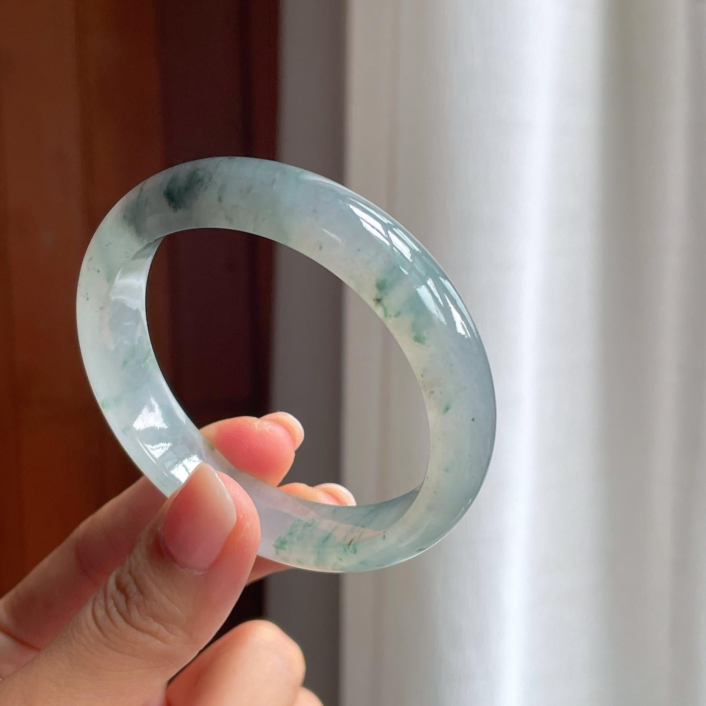 冰种乌鸡飘花翡翠平安镯（55mm）（yc380329）