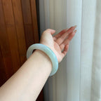 糯冰牛奶底飘花翡翠平安镯（62.8mm）（yc269677）