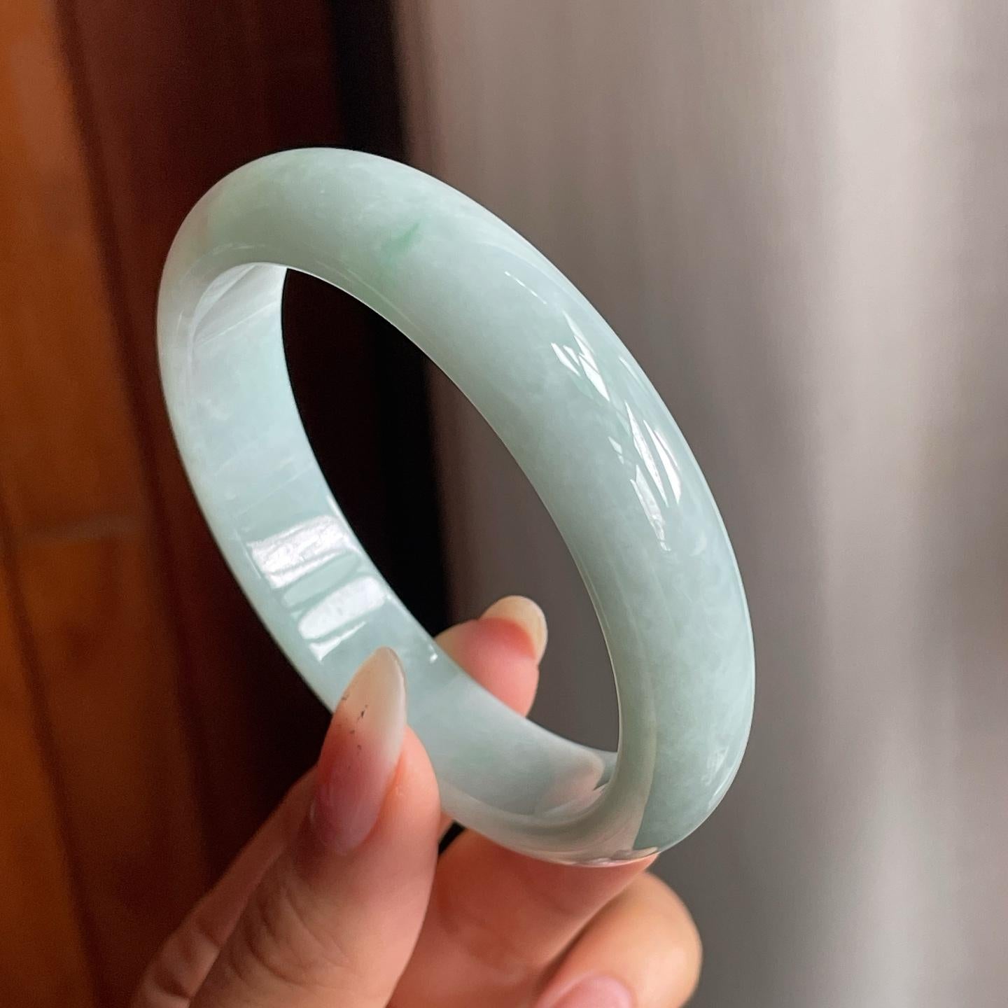 糯冰种淡晴底带色翡翠平安镯（57mm)（yc217412）