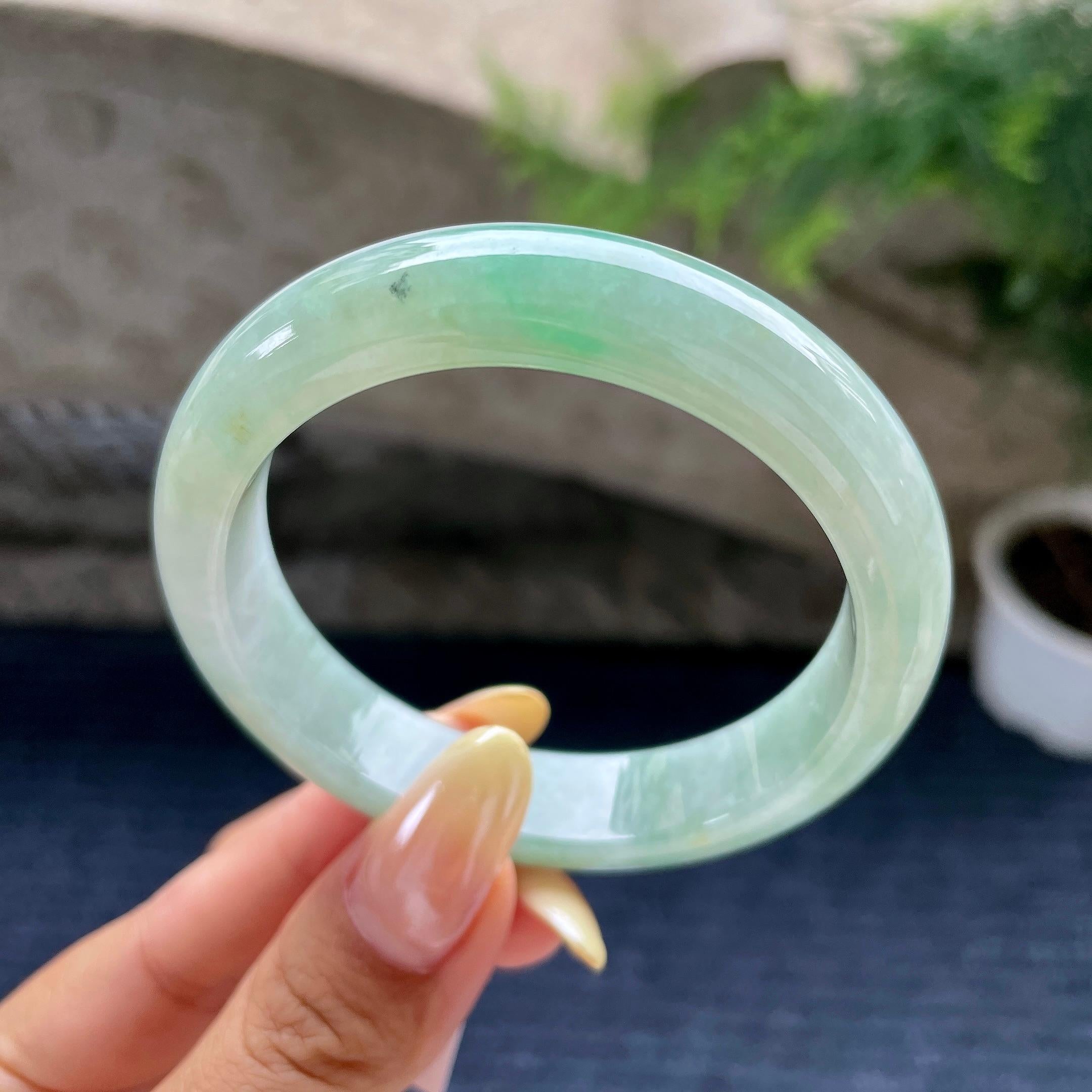 细糯种带底色飘绿花正圈平安镯54.6圈 天然缅甸A货翡翠（yc489149）