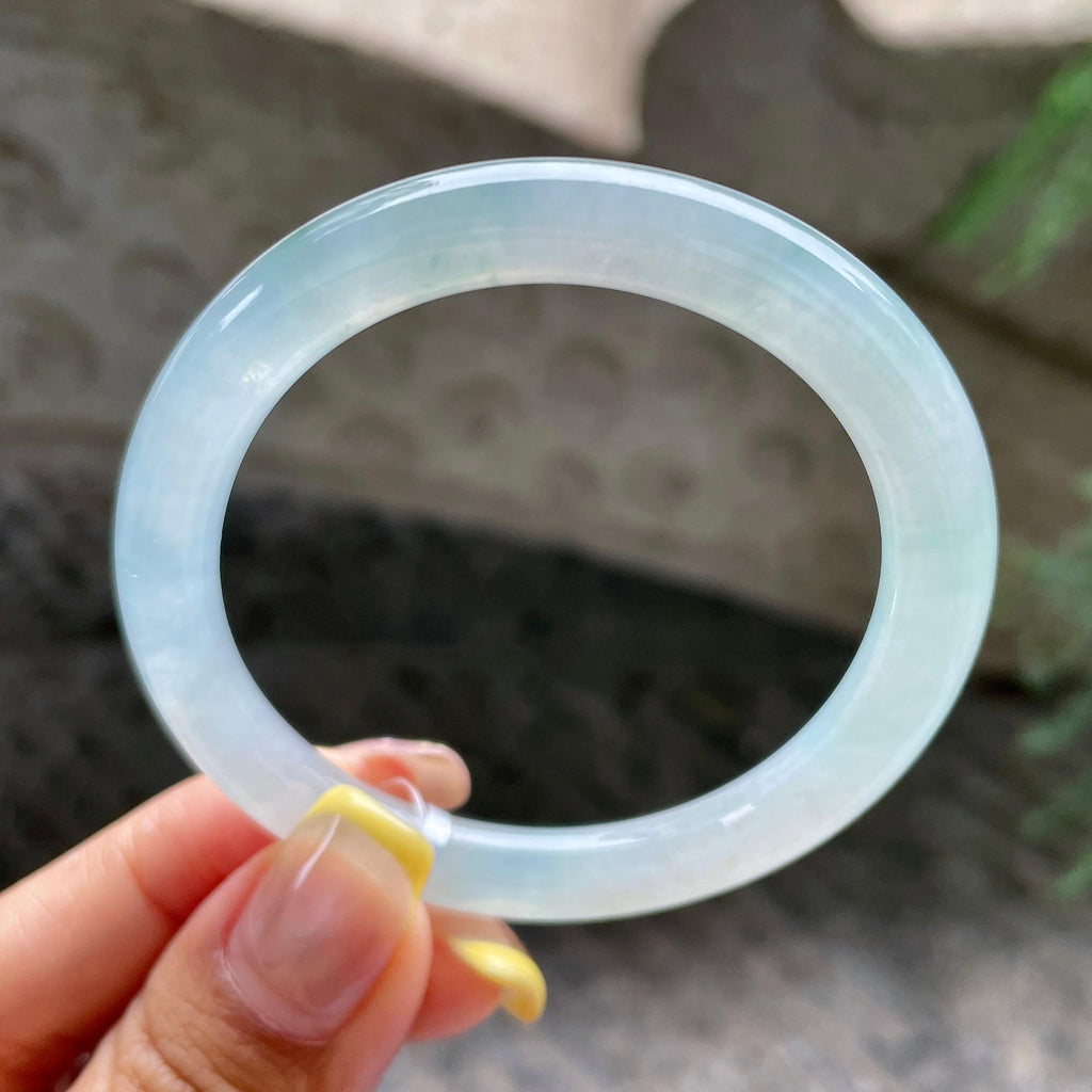 小圈口     糯冰种飘花贵妃手镯53.4圈         天然缅甸A货翡翠（yc392728）