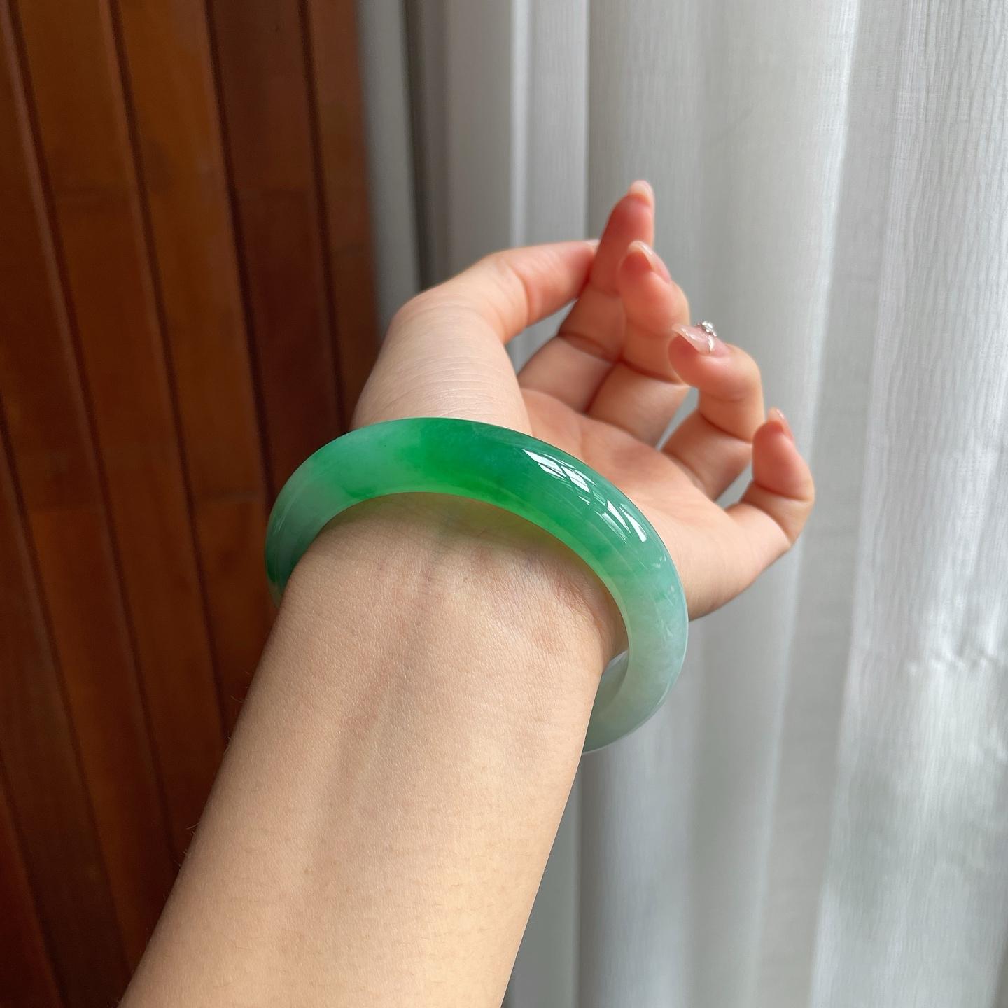 冰种阳绿翡翠平安镯（56mm）（yc177193）