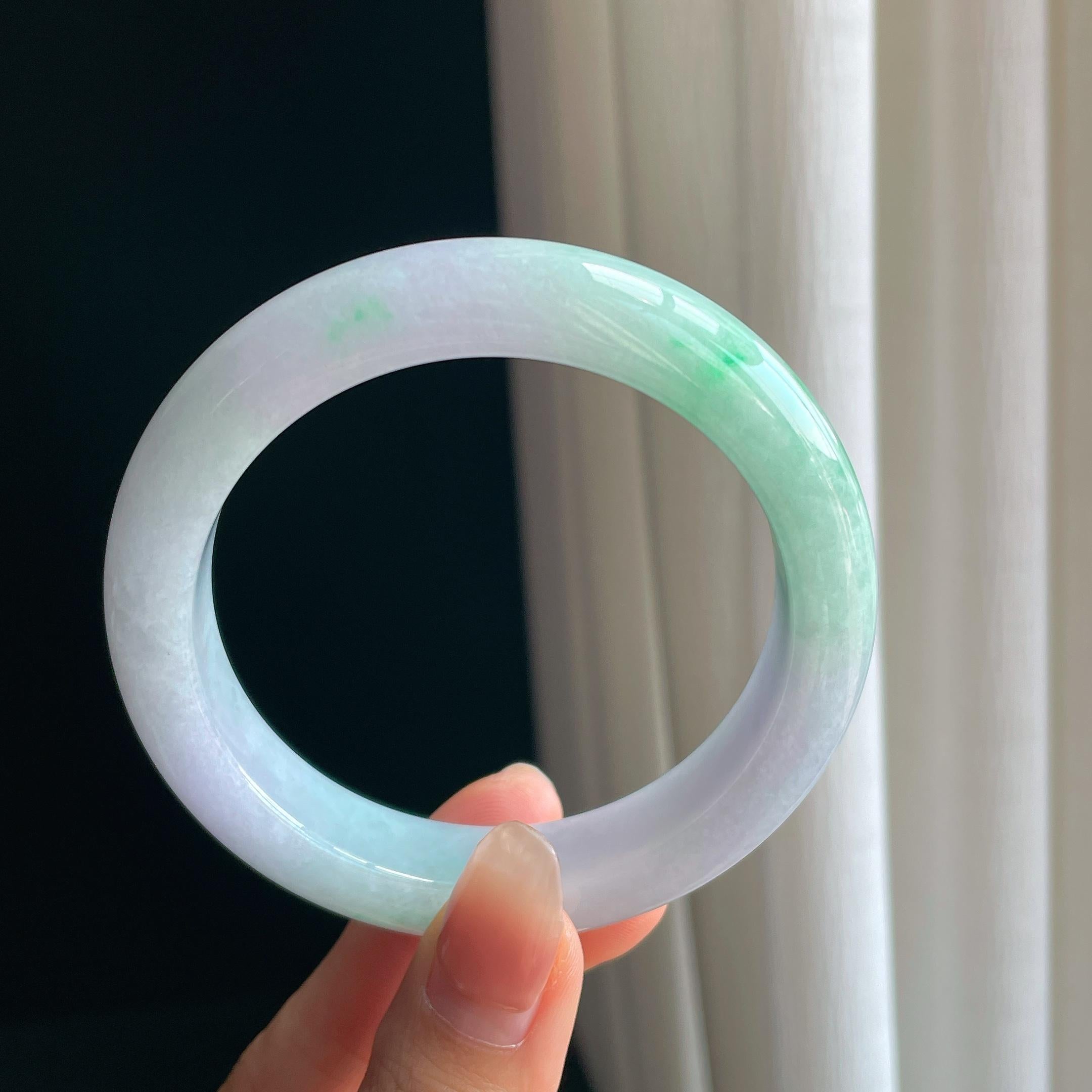 糯冰春底飘绿翡翠平安镯（57.6mm）（yc343935）