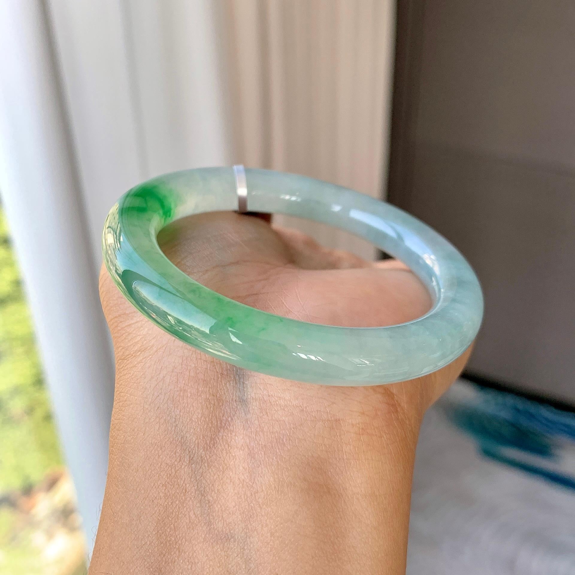 糯冰种飘花圆条手镯（53.5mm）（yc290114）
