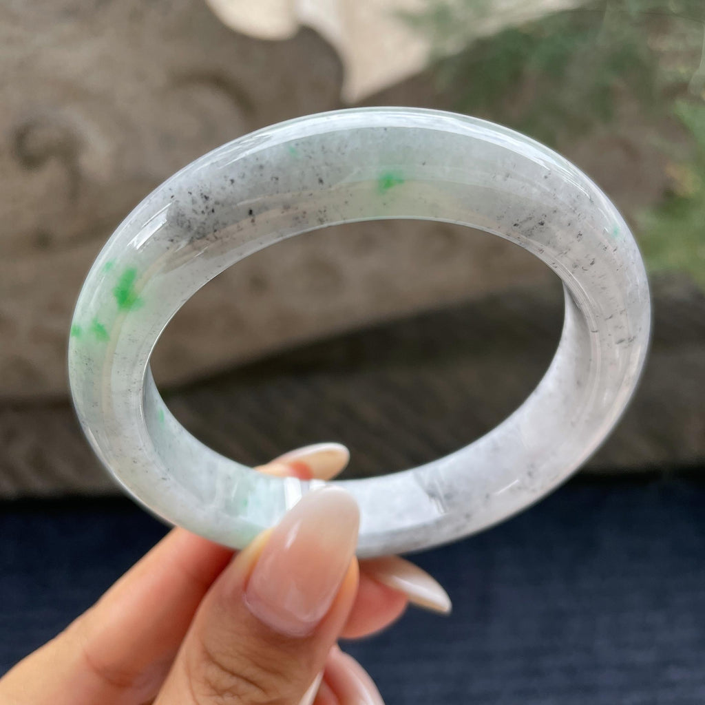 细糯种乌鸡飘绿花正圈平安镯57.3圈       天然缅甸A货翡翠（yc421273）
