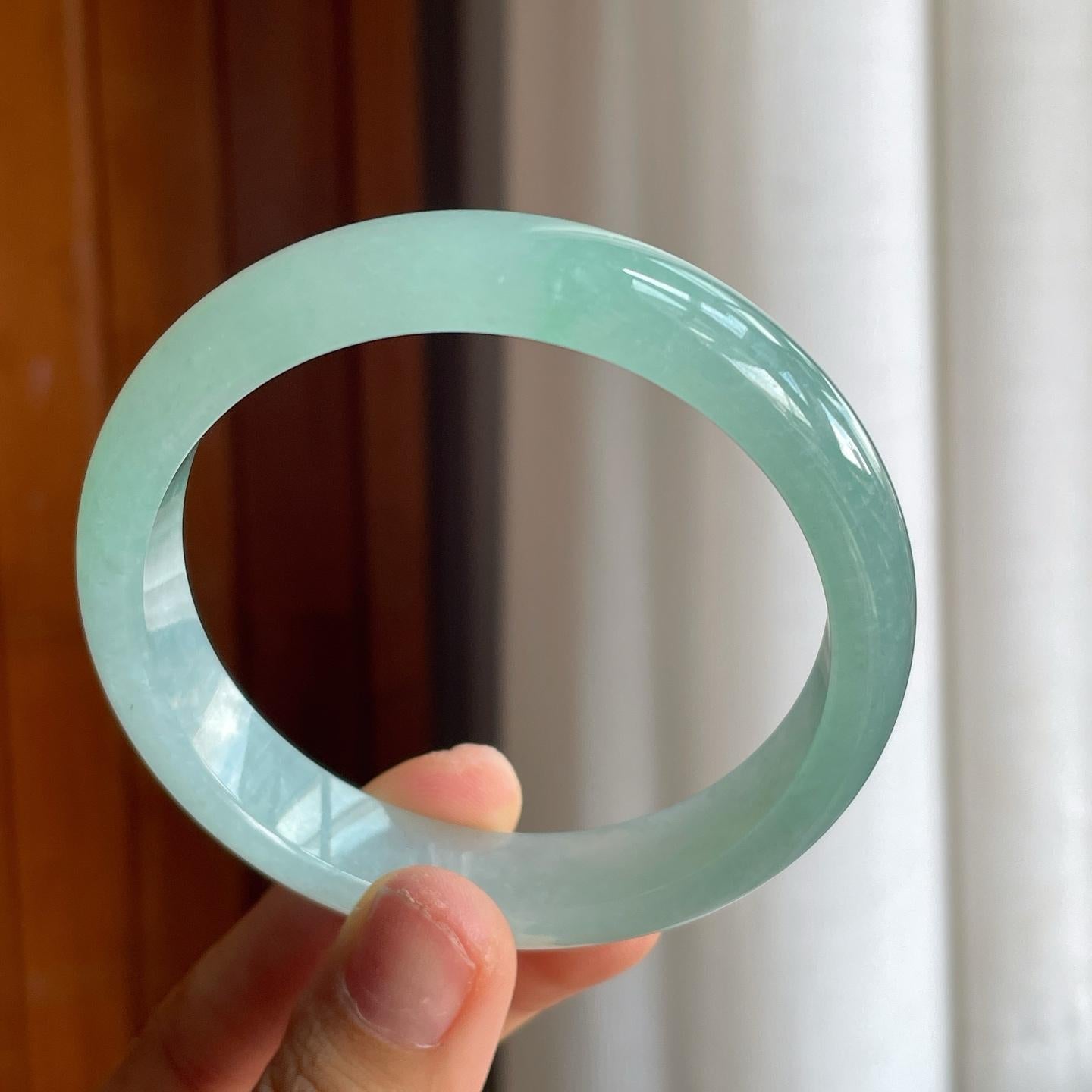 冰种带底色飘绿花翡翠平安镯（59.5mm）（yc221958）