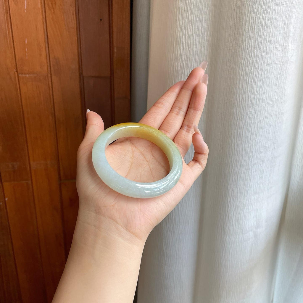 糯冰带黄翡翡翠平安镯（55mm）（yc278196）